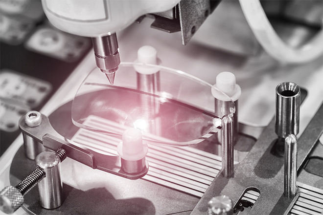 Máquina a fabricar lentes graduadas