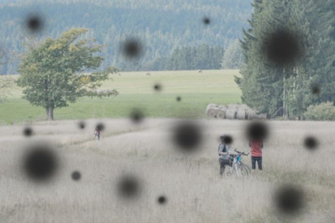 simulação de como veria alguém com retinopatia diabética
